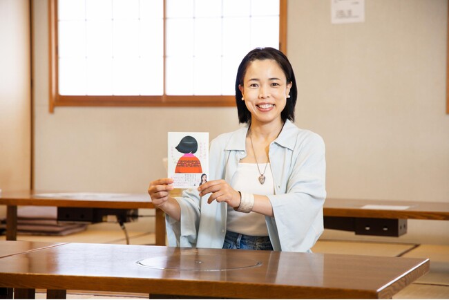 俳優・安藤玉恵さんが綴る破天荒な家族と商店街、初エッセイ集『とんかつ屋のたまちゃん』発売！トーク＆サイン会の開催も決定