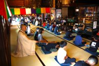 夏休みに髙尾山薬王院で修行体験「第５０回 髙尾山峰中修行体験合宿」の参加者を６月２日から募集します