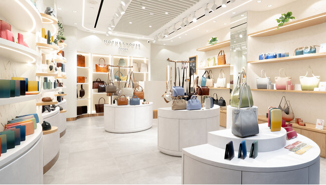 マザーハウス シンガポール高島屋 S.C.店 ショッピングの中心地 ”Orchard Road” にオープン