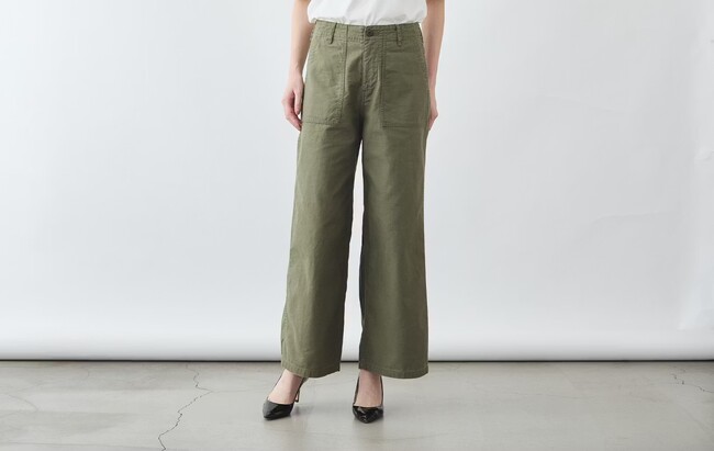 “大人女性の体型悩み”を解決。レディース「ワイドベイカーパンツ」が、バージョンアップして登場