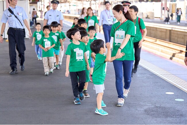 お子さまは駅＆車両基地で探検、ご家族は癒しの列車旅～「駅いくin八戸駅」 × 「TOHOKU EMOTION」 による“新しい親子旅”のご提案～