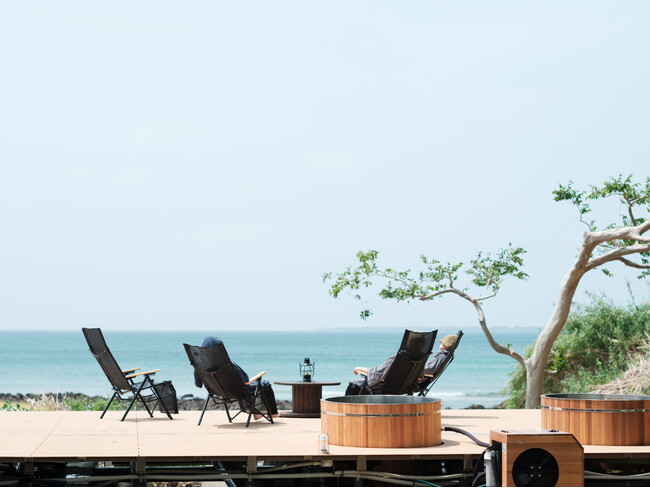 【kokolo sauna(R)】長崎県の人気宿泊施設「カラリト五島列島」が手掛ける、五島列島初のビーチフロントアウトドアサウナ「Colorit Sauna」にチラー水風呂Hagoromo1を導入！