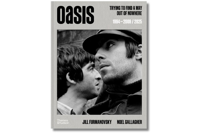 写真家ジル・ファーマノフスキーとノエル・ギャラガー共著による写真集『Oasis：TRYING TO FIND A WAY OUT OF NOWHERE』が5/29より予約開始！