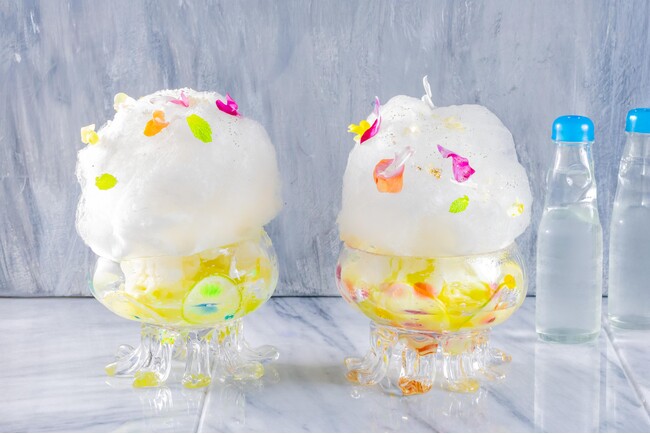 “綿菓子が消える”変化系かき氷の進化！シャリシュワ食感がクセになる「シャリシャリメロンクリームソーダ～綿菓子とラムネと～」7月1日（火）よりスタート！【クロスホテル京都】