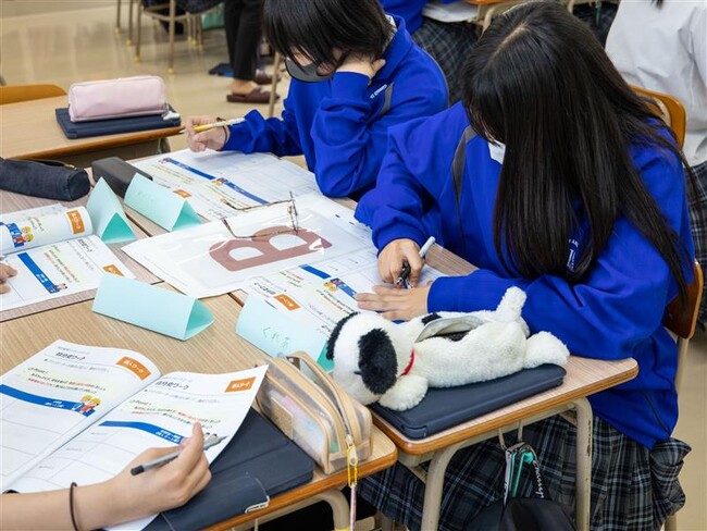 大分県公立高校で実施の「自己探求学習プログラム実施事業」に 4年連続ポーラの企画が採用・講師として授業を実施