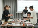 スクールの様子3:コンセプトは「スパーリング」。各回の講師やインストラクターとともに意見をぶつけ合う スクールの様子3:コンセプトは「スパーリング」。各回の講師やインストラクターとともに意見をぶつけ合う