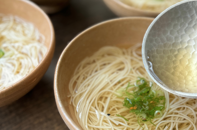 【移りゆく季節に光をあてて】奈良の素麺会社が小さな情報メディア『そうめん手帖』を公開開始！
