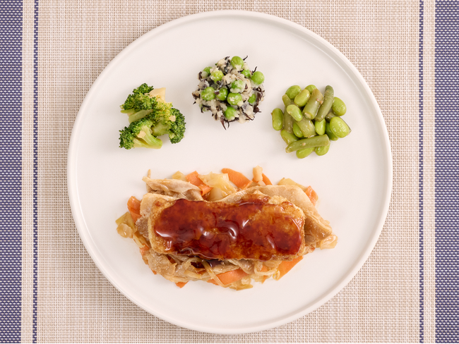 大阪名物“キャベツ焼き”をナッシュ風にアレンジした「ソースこってり豪快イカメンチ」が6月2日（月）に新登場