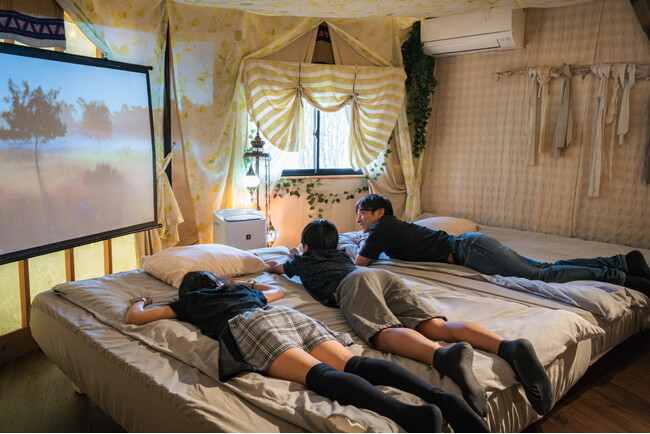 【愛知県一宮市】雨の日こそ訪れたい、香りと映画に包まれるシネマ×グランピング体験