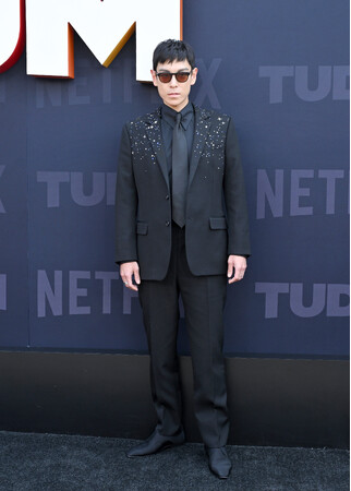 【McQueen】T.O.Pがマックイーンを着用