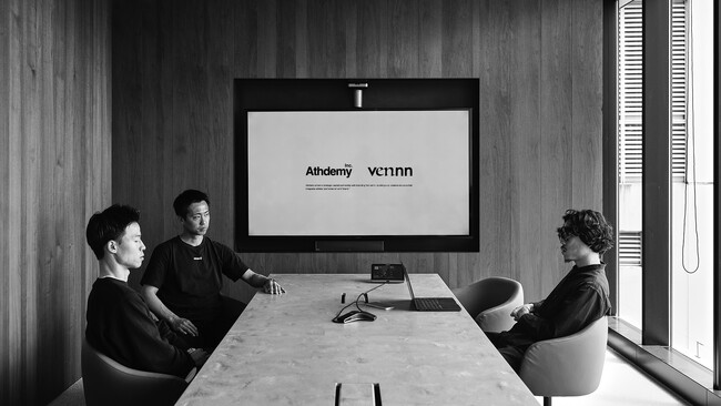Athdemy、ブランディングファームvennnと戦略的資本提携へ。アスリートの“パフォーマンス”と“ブランド”を統合する共創体制を構築