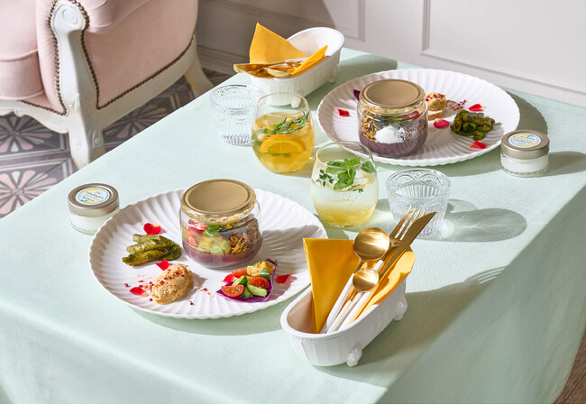 夏のスパークリングハーモニーを堪能するアフタヌーンティーを期間限定で開催