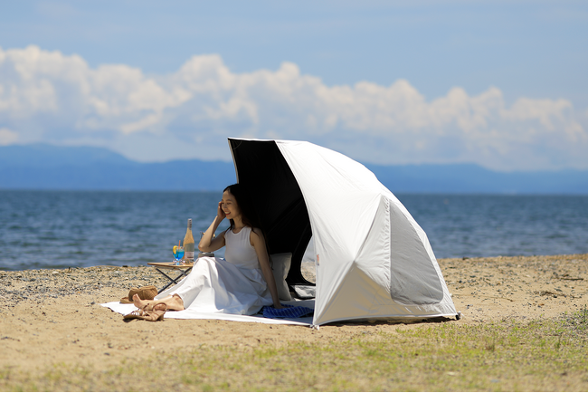 レジャーで映える！”まっしろ”でユニークなドーム型サンシェード「COCOON」新発売