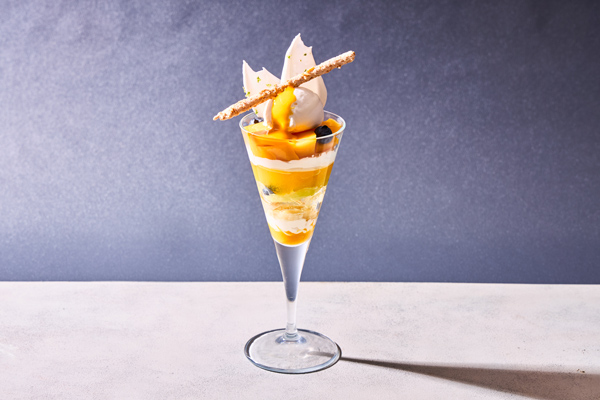 【ホテルメトロポリタン】旬のフルーツを使用・ホテルパティシエの技が光る「Seasonal Parfait」