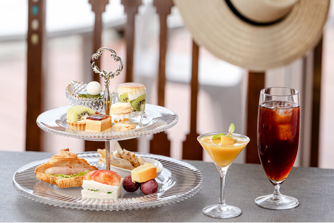 【ホテルアトールエメラルド宮古島】マンゴーや月桃を使った「夏のアフタヌーンティー」販売