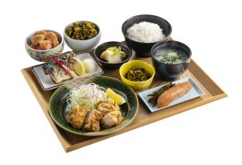 さばの塩焼きと若鶏の唐揚げ定食(イメージ)