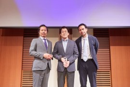 （写真左から）トレジャーデータ株式会社 社長執行役員　三浦 喬 様、 日本情報通信株式会社 取締役上席執行役員　太田 秀生、 トレジャーデータ株式会社 Chief Product Officer Rafael Flores 様