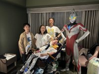 ウルトラマン基金が「大阪・関西 難病こども支援 万博おでかけプロジェクト」に協力
ウルトラマンアークとこどもたちがふれあい、エールを交換