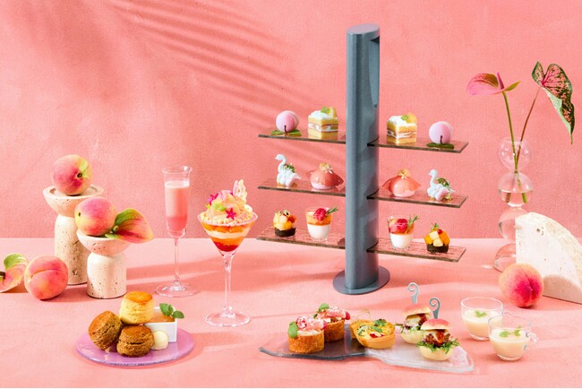 フレッシュの桃を使った“ピーチパルフェ”が主役 桃づくしアフタヌーンティー