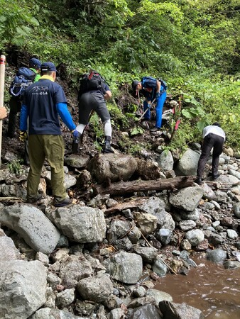 山の自然や文化を守る活動を助成金で支援します。2025年度の日本山岳遺産候補地および助成先団体を2025年8月末まで募集中