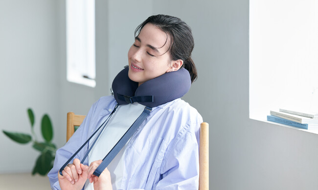 まるでネックピロー？管理医療機器の本格派。現代人の疲れに効く、AiMY(エイミー)のマッサージャー。