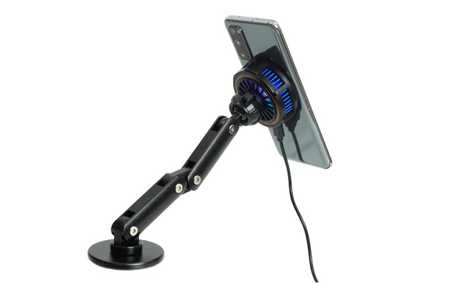 『車載用冷却Magsafeホルダー』を発売