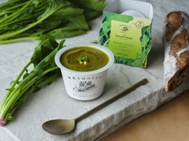 太陽の恵みを受けたほうれん草ポタージュ