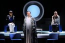 文学座公演『もうひとりのわたしへ』舞台写真(撮影：宮川舞子) 2