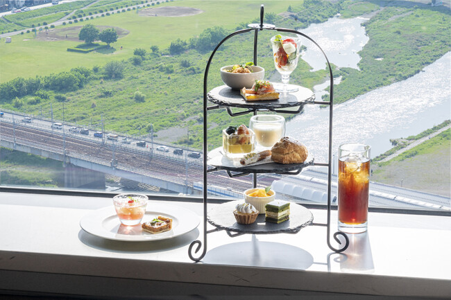 【二子玉川エクセルホテル東急】「Summer time Afternoon Tea 採果のひととき」地上130m、きらめく夏の陽射しと涼を閉じ込めたアフタヌーンティーで優雅な午後のひとときを