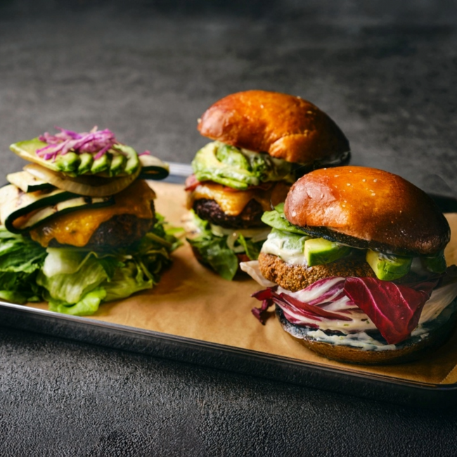 【アロフト大阪堂島】 夏限定バーガートリオが登場