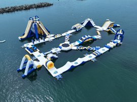 海上アスレチック(全体) 海上アスレチック(全体)