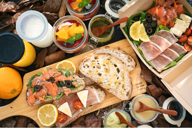 連泊のお客様専用の新しい朝食-カンパーニュのオープンサンド-【WOOD DESIGN PARK NOMA】