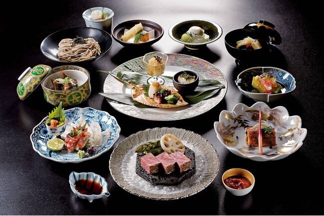 【明治記念館】“旬の会席料理に夏の食材を採り入れた献立が登場！”　完全個室の懐石料亭「花がすみ」で料理長お任せの「季節の会席」《夏》をお愉しみください