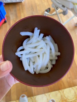 茹でると3センチほどになってしまう米粉入り麺 茹でると3センチほどになってしまう米粉入り麺