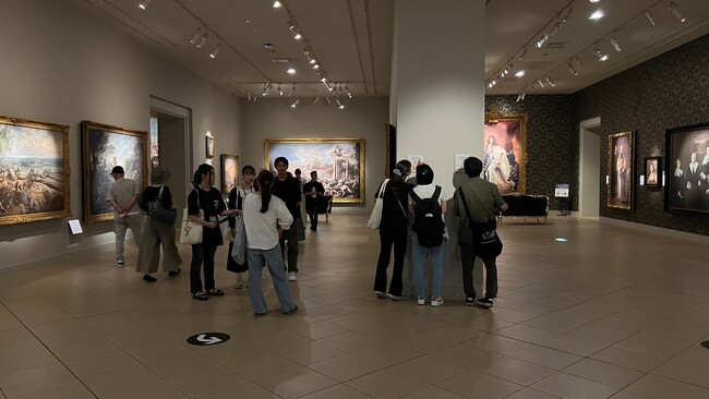 鳴教大1年生全員が7月21日に大塚国際美術館でフィールドワーク。美術館関係者も交えた発表会で事業提案のプレゼンを予定。