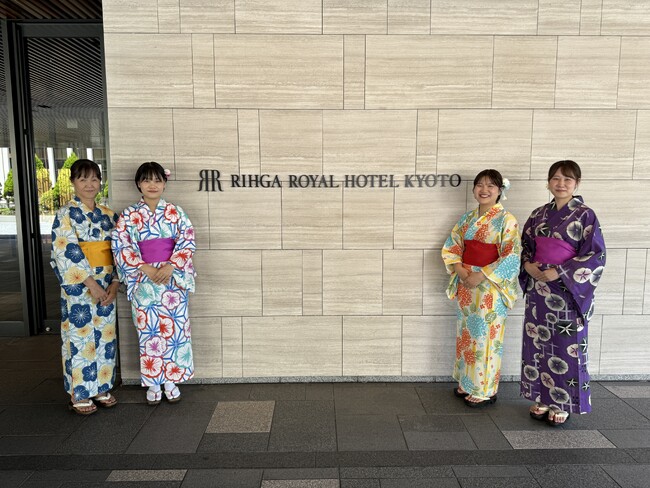 【リーガロイヤルホテル京都】衹園祭の期間中 フロントスタッフが浴衣でおもてなし