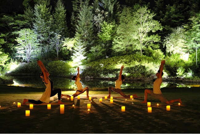 【仙台ロイヤルパークホテル】「涼夜の星空ヨガ」／アロマの香りに癒されながら心地よい眠りへと導くヨガのレッスン