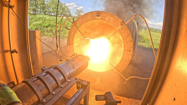 将来宇宙輸送システム株式会社とLetara株式会社、「CAMUI型合成ゴム燃料ロケットエンジン」の燃焼試験を共同実施