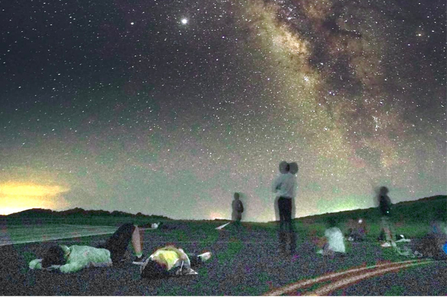 【長崎・五島／新上五島町】空港の滑走路に寝ころんで、満天の星を仰ぐ夜。「上五島空港 星空ナイトツアー」開催！
