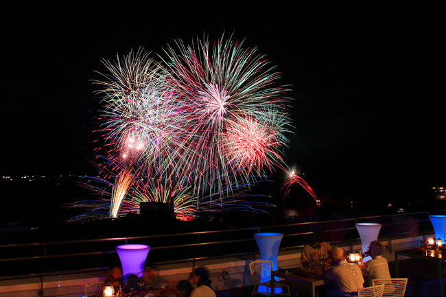 【南紀白浜マリオットホテル】絶景のオープンテラスで花火鑑賞と特別ディナーを楽しむ「HANABI Night Terrace 2025」を開催