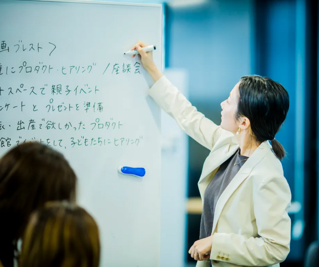 女性活躍推進の本格化に向けサービス強化 ー女性医療専門家による従業員支援プログラム「THE CARE」