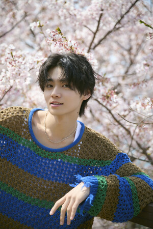 井内悠陽、待望の1st写真集発売決定！多彩な表情を切り取った一冊！