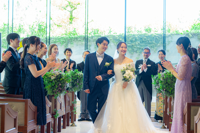 結婚式などのセレモニー開催費用、100万円未満を希望の人は、70%超