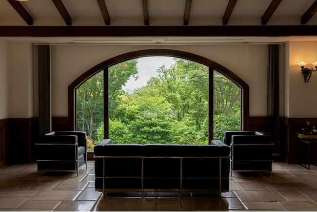 緑に抱かれた洋館で紡ぐ特別な夜伊豆高原温泉ホテル森の泉で「月の泉の夜音会」2025年7月13日（日）開催