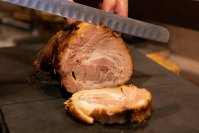 チャーシューを、脇役から“ご馳走”へ。浅草の豚肉専門店『グロワグロワ』の進化系“洋風チャーシュー”が2025年6月、販売数が約5倍に増加！口コミをきっかけに再評価