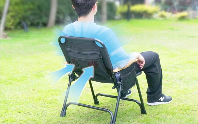 炎天下でも蒸れずに快適。背もたれから風が吹くアウトドアローチェア『ツインファンで蒸れずに快適「セナクール アウトドアチェア」』を発売