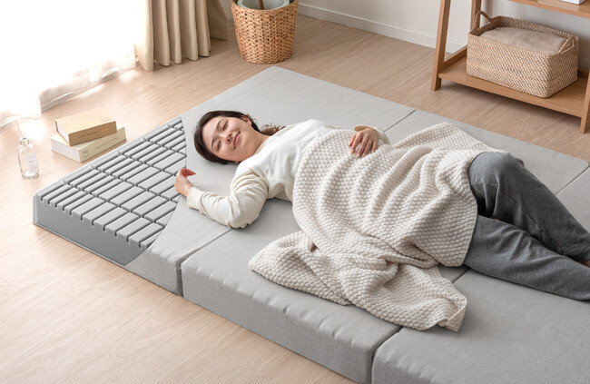 年間販売33万枚！“三つ折りマットレス”シリーズに待望の新作！　身体にフィット＆体圧分散UPの独自フォームで朝まで『Goo3D』