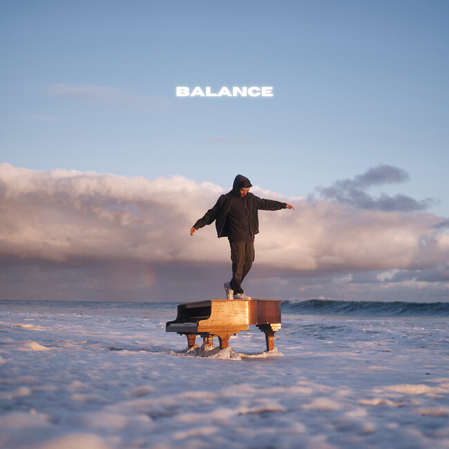 世界中のファンを魅了するポップアーティストJAKE MILLER（ジェイク・ミラー）、心揺さぶる最新アルバム『BALANCE』リリース