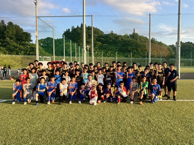 地域密着で未来を支える、アエラホーム福島店が地元少年サッカーチーム「あだちJFC（あだちジュニアフットボールクラブ）」へスポンサー物資提供