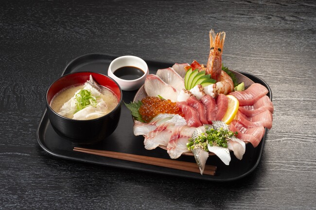 熊本のソウルフード「塩山の南関あげ」を製造販売する塩山食品が運営する特産品センター、「なんかんいきいき村」内のレストラン「お食事処いきいき」から新メニュー「本まぐろ入りいきいき海鮮丼」販売開始！